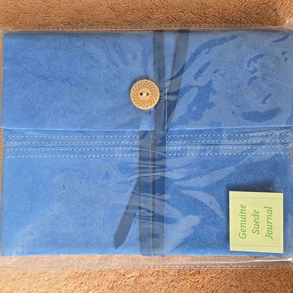 HANDSTITCHED BLUE SUEDE JOURNAL, SIZE 8" x 6", RETAIL PRICE $24.99US - Picture 13 of 16
